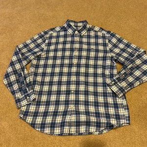 Men’s Vineyard Vines button down shirt